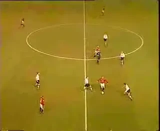 In mare stil! Vezi cum se bucura Cantona dupa goluri!