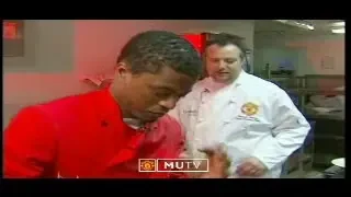 Patrice Evra, Denis Irwin si Sir Alex Ferguson dribleaza si in bucatarie!
