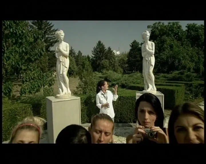 Ce fac femeile cand barbatii se uita la Sport.ro