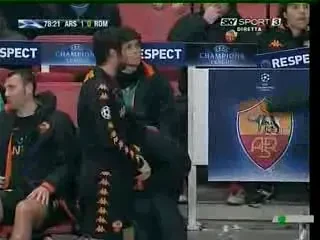 Vucinic a incurcat vestiarele! S-a dezbracat pe teren!