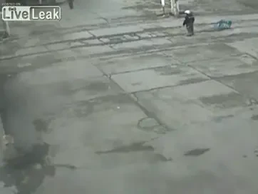 VIDEO / EL este cel mai NOROCOS om de pe Pamant!