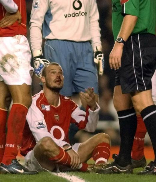 Ei chiar si-au dat sangele pentru fotbal! Vezi cei mai RUPTI jucatori din Anglia_8