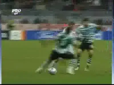 Bommel inscrie pentru 5-1 din semi-voleu!