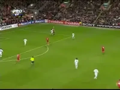 Steven Gerrard ridica tot stadionul in picioare!