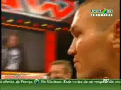 SUPER VIDEO: Triple H e tare-n baros!