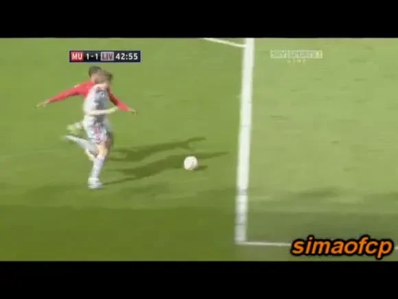 Gerrard marcheaza pentru 2-1 din penalty!