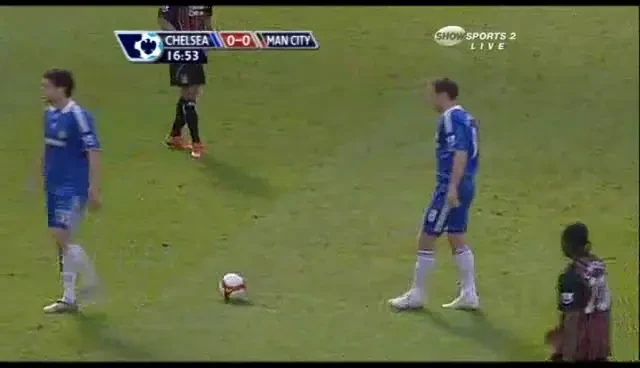 Lobul lui Essien readuce Chelsea pe locul doi!