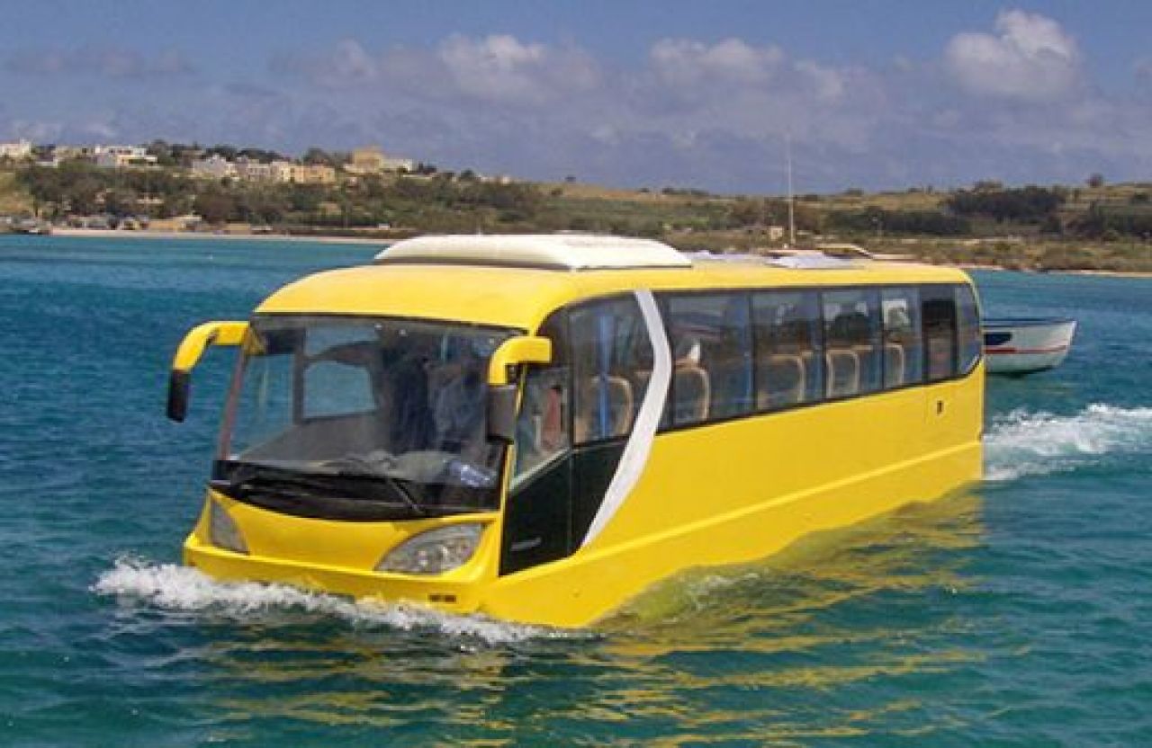 Vrei si tu? Amfibus, croaziera de lux in AUTOBUZ!_2