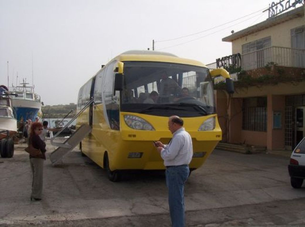 Vrei si tu? Amfibus, croaziera de lux in AUTOBUZ!_3