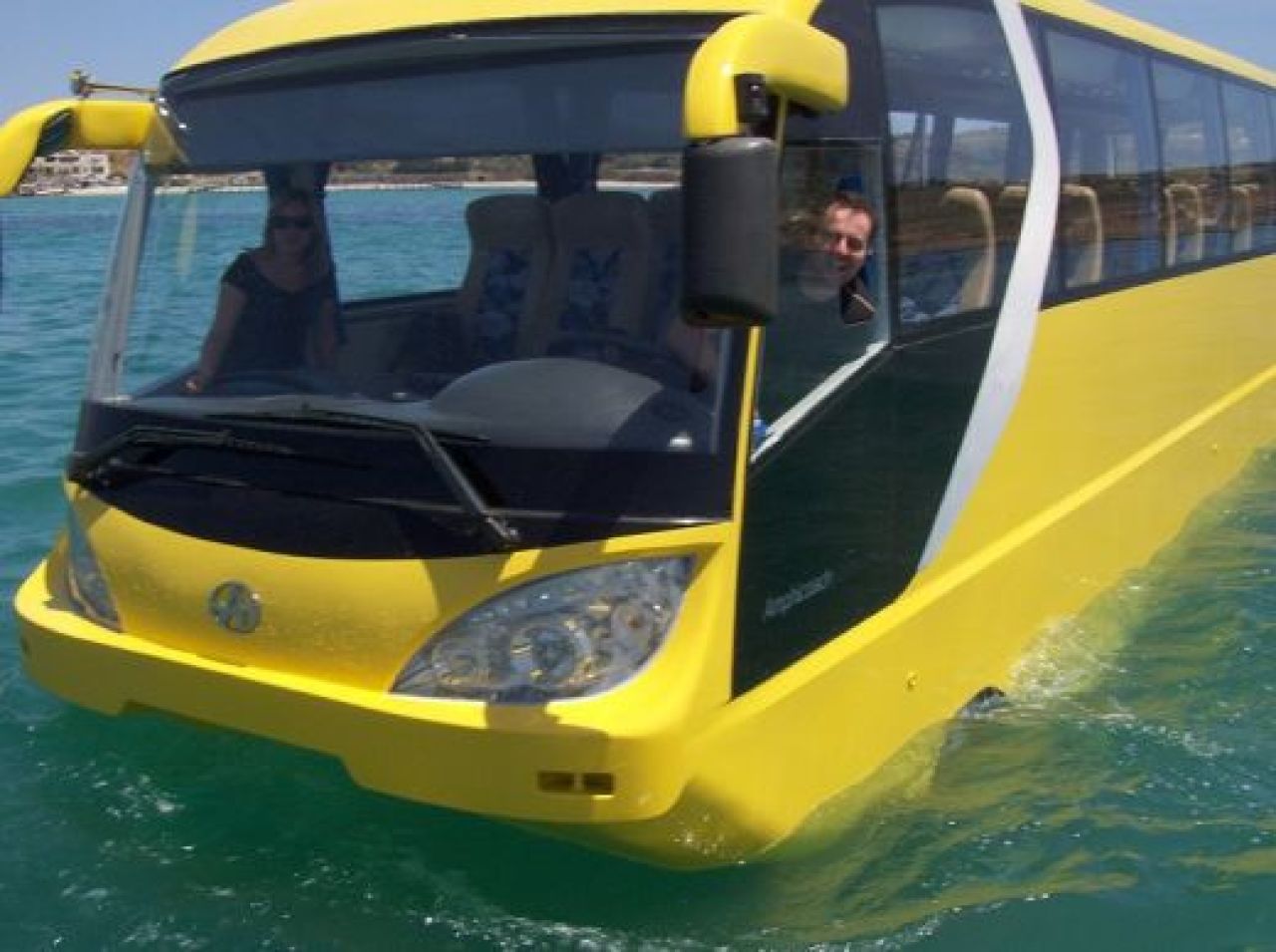 Vrei si tu? Amfibus, croaziera de lux in AUTOBUZ!_4