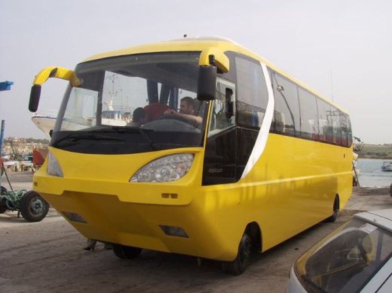 Vrei si tu? Amfibus, croaziera de lux in AUTOBUZ!_8