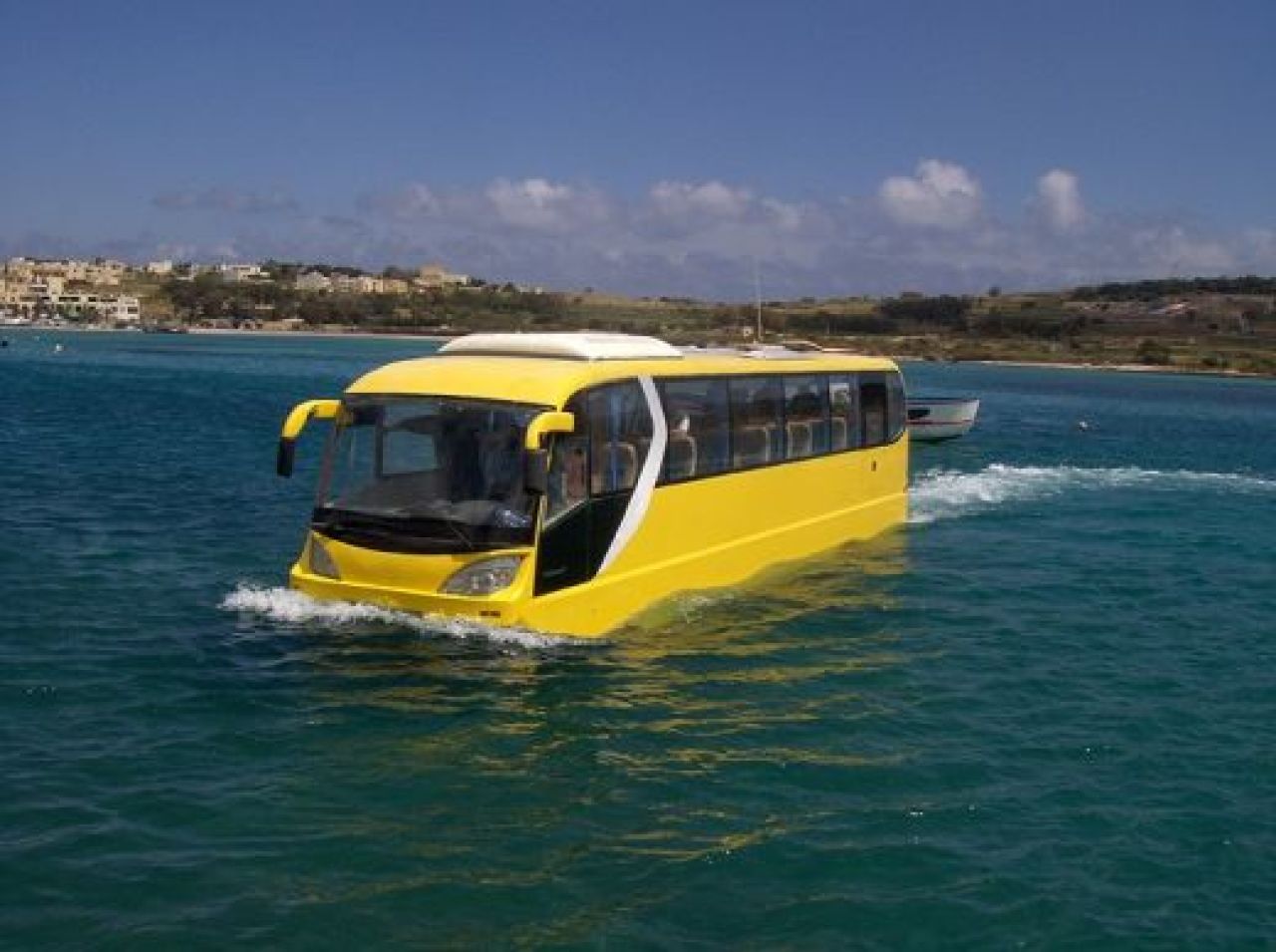 Vrei si tu? Amfibus, croaziera de lux in AUTOBUZ!_12