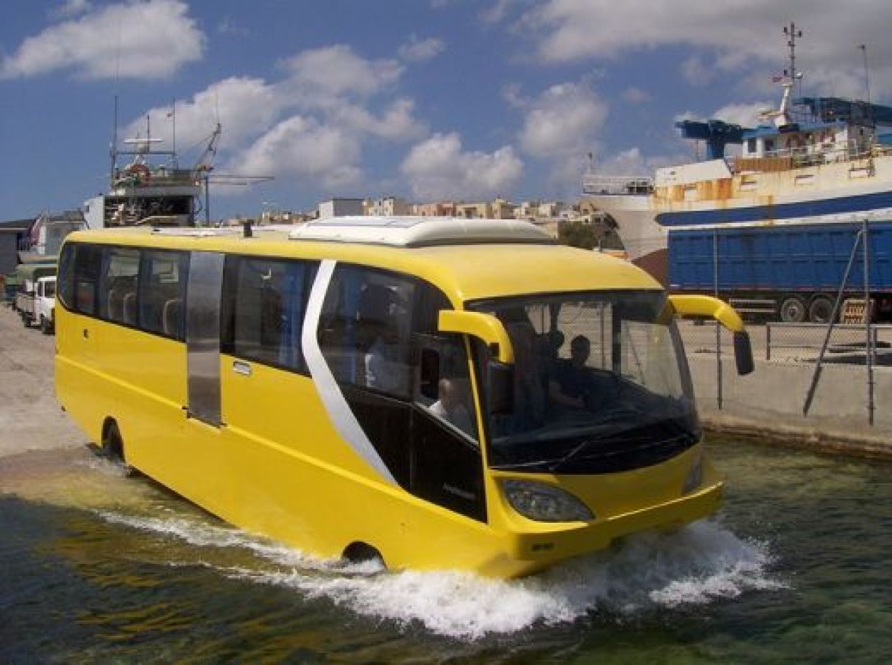 Vrei si tu? Amfibus, croaziera de lux in AUTOBUZ!_15