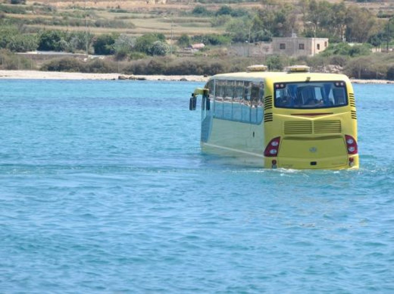 Vrei si tu? Amfibus, croaziera de lux in AUTOBUZ!_18