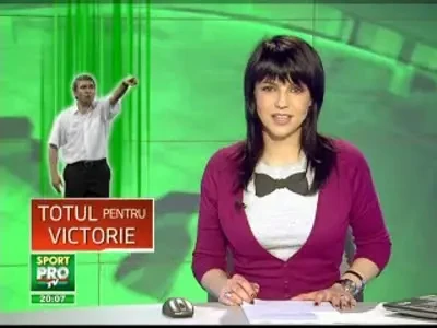Romania n-a mai batut acasa din 2007! Vezi cum ii incurajeaza Hagi pe jucatorii lui Piturca