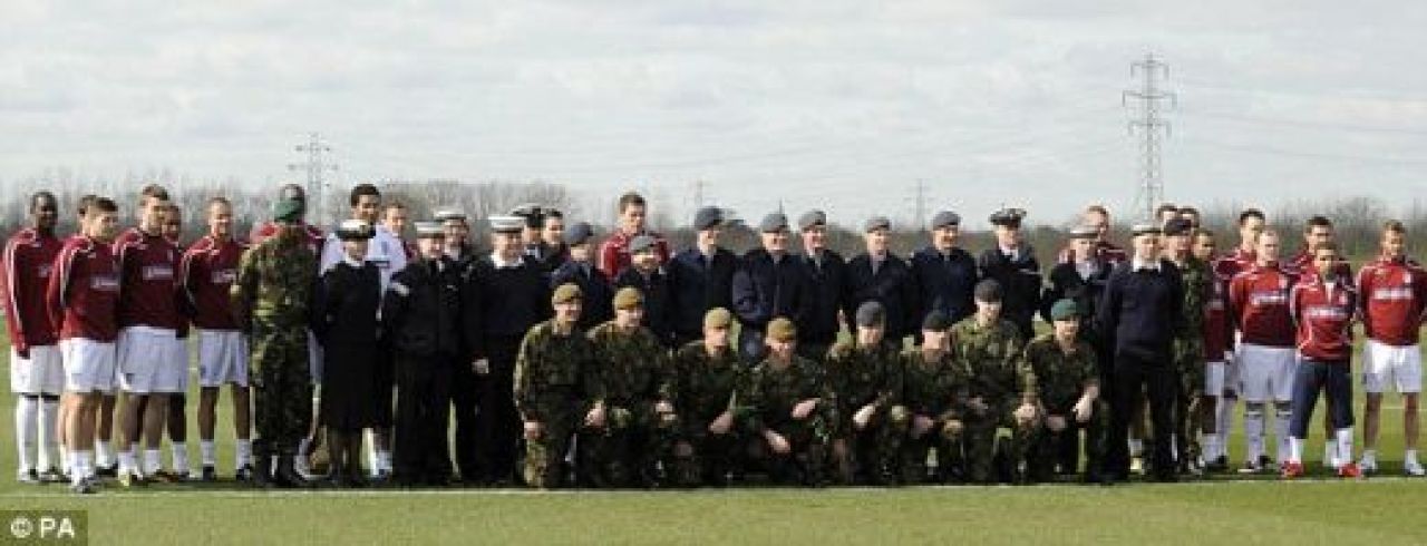 Vezi ce farsa i-a facut un soldat care a luptat in Afganistan lui David Beckham!_7