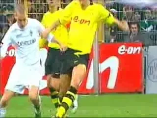 INCREDIBIl! Un jucator si-a aratat BARBATIA pe terenul de fotbal!