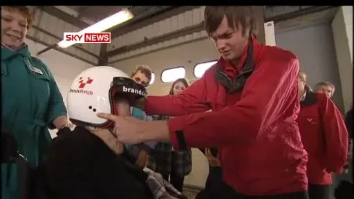 ATENTIE! Bunicuta de 106 ani la volanul unei masini de curse BMW M3! :))