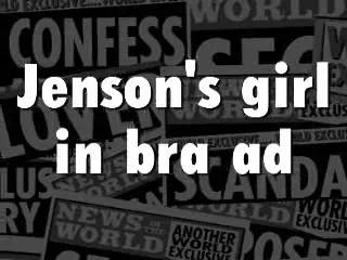 VIDEO / Iubita lui Button incinge pista cu ce are ea mai bun - sanii!