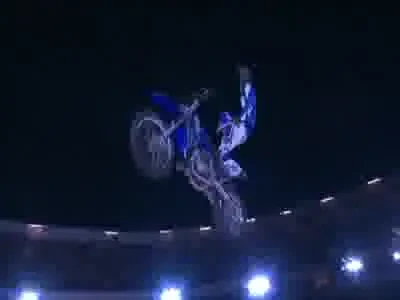 Baiatul de cauciuc castiga prima etapa Red Bull X-Fighters: