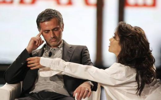 FOARTE TARE! VIDEO: Mourinho, ispitit de o balerina la un show TV!_8