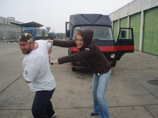 Radu Valahuâ€™ tracteaza cea mai batrana duba din Penitenciarul Rahova, sambata la ProMotor, 11:15!_4