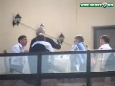 Dinamovistii asteptati la Craiova cu vitel la protap! Vezi cum petrec Borcea si Turcu in Oltenia!