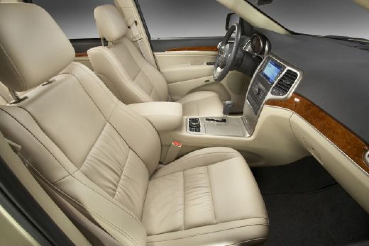 Vezi cum arata noua generatie Jeep Grand Cherokee pentru 2011, prezentat la New York!_16