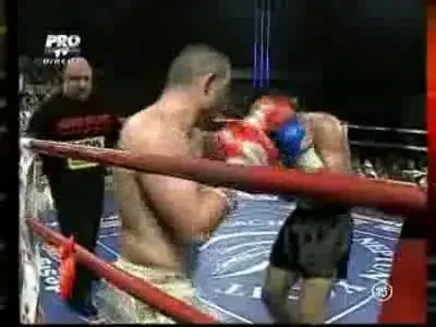 L-a naucit! Vezi cum l-a batut Buda pe Balgonbing in Gala LK Oradea