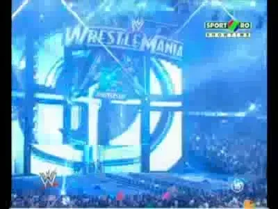 John Cena pe post de Eminem: Si-a adus 100 de clone pe rampa!