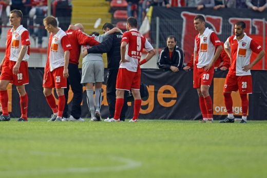 Lobont lipseste 15 meciuri! Lobont: 