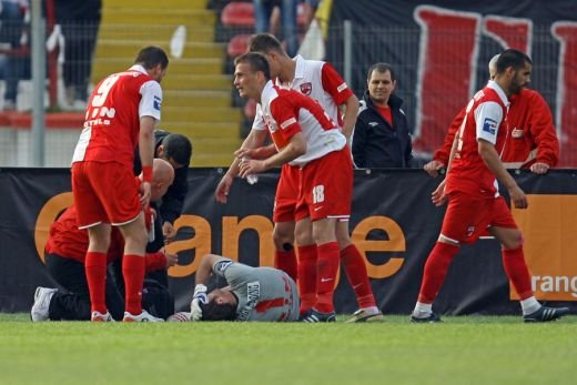 Lobont lipseste 15 meciuri! Lobont: 