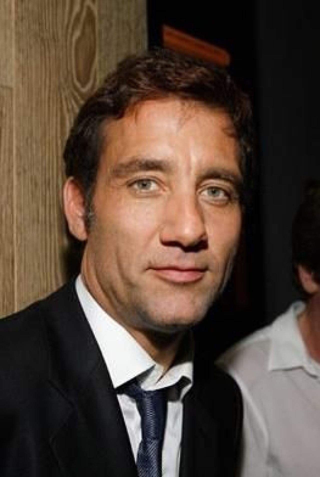 Cel mai sexy actor al momentului este un FANATIC al lui Liverpool: