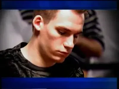 Asaza-te la masa! Nu te-arunca! Campionatul Mondial de Poker &acirc;&euro;&ldquo; spectacol de la prima mana