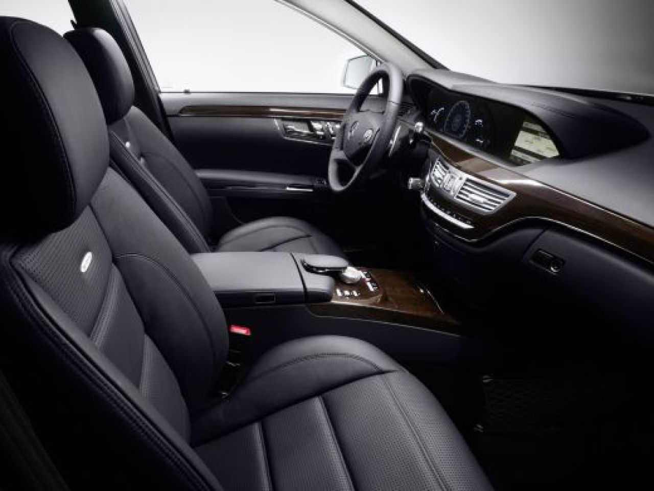 GALERIE FOTO: Mercedes a prezentat la Shanghai S63 si S65 AMG_31
