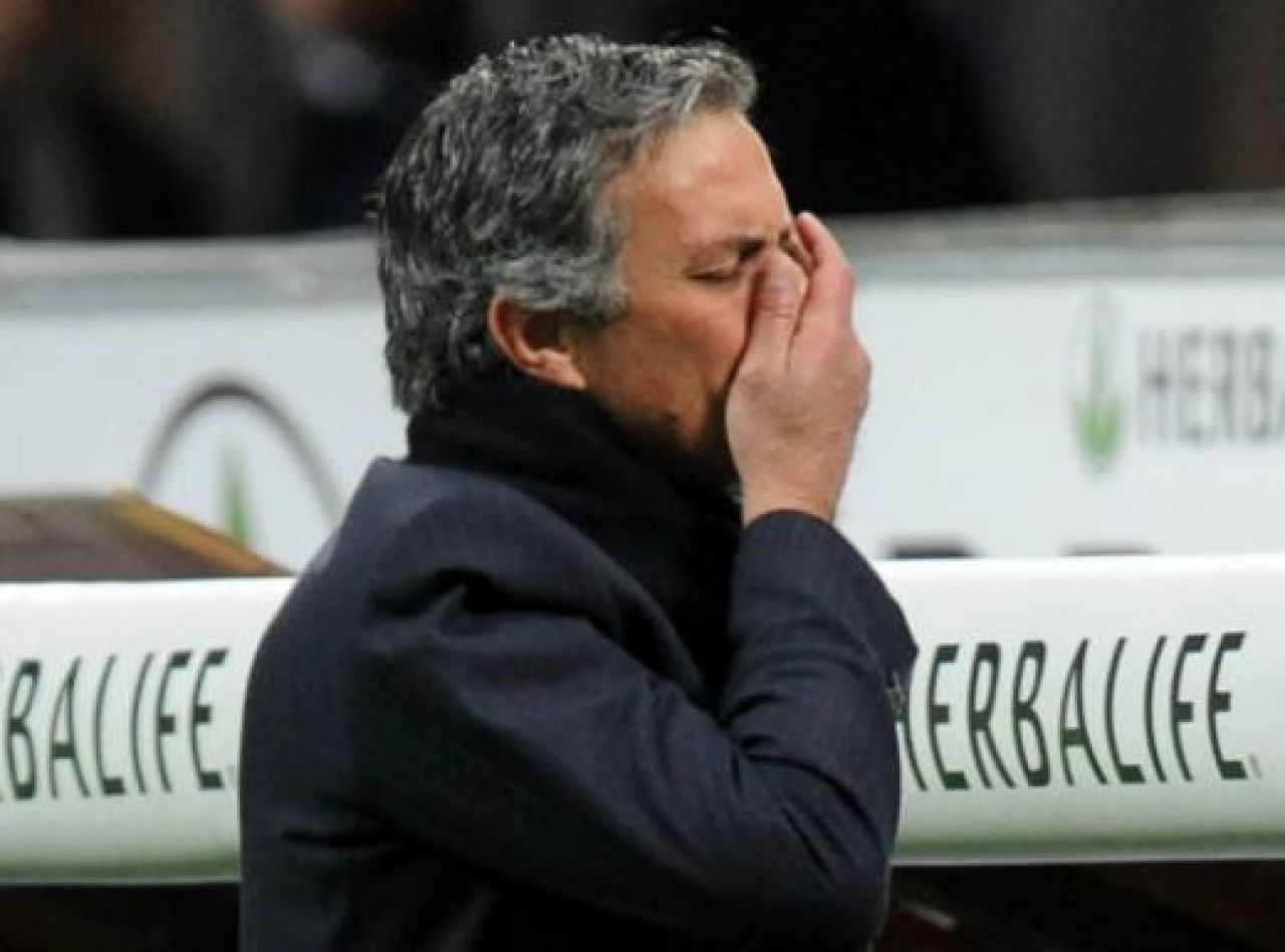 SOC! Chivu i-a bagat mana in gat unui adversar! Presa Italia il face praf: