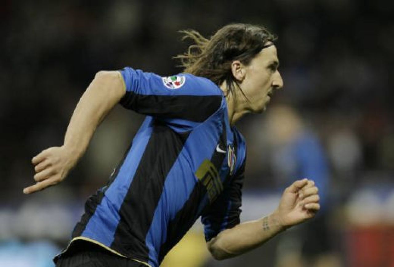 SOC! Chivu i-a bagat mana in gat unui adversar! Presa Italia il face praf: