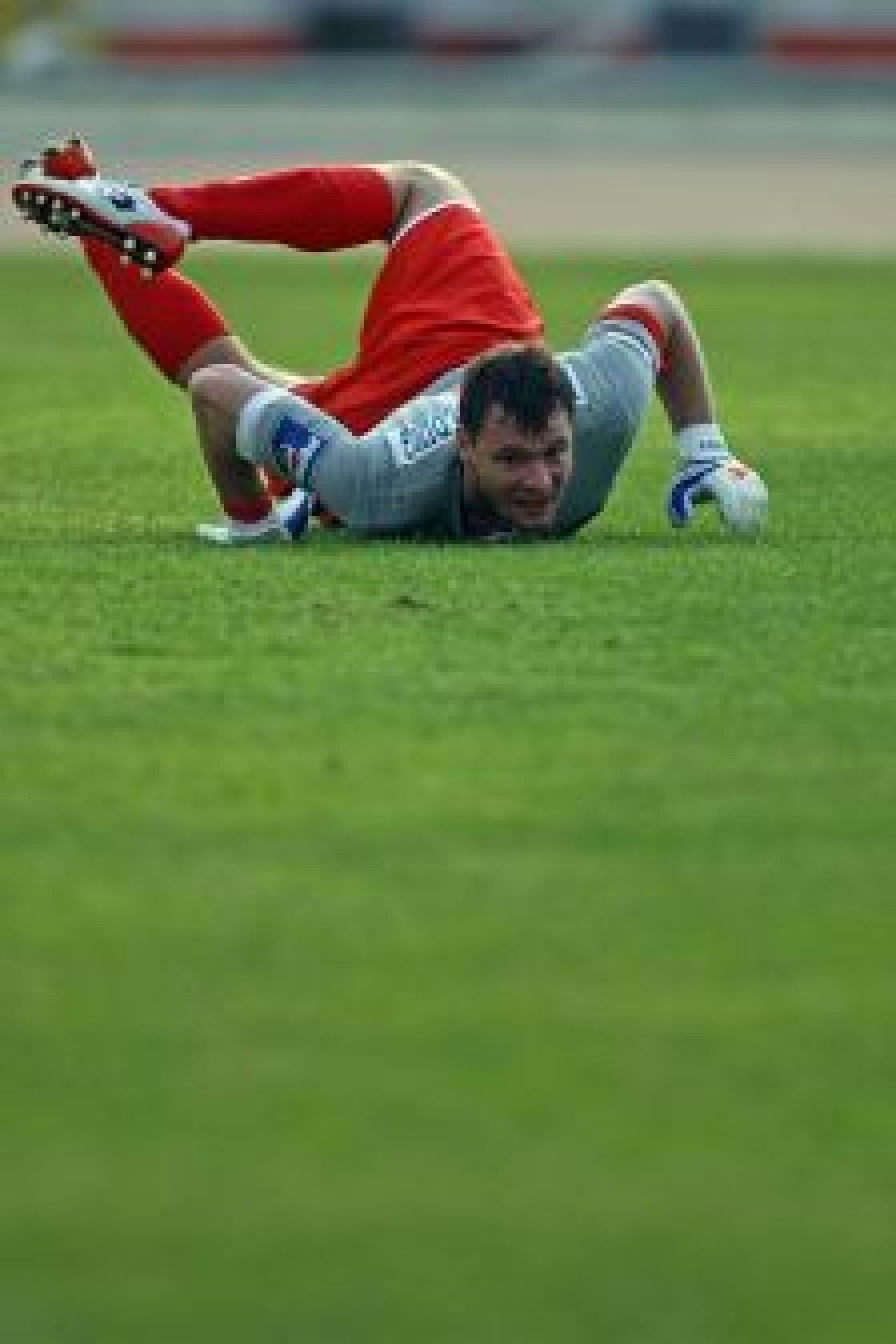 Dinamo l-a pierdut pe Lobont, Farul are cel mai prost atac dupa Buzau in Liga I! Vrei sa apere Niculae? :)_6
