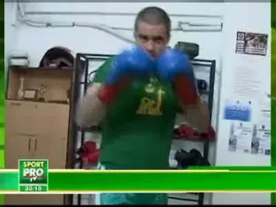 Andrei Calaul vs Coco Rus si Mihaita Golescu vs Razvan Ghita deschid Kombat.ro, luni la Sport.ro