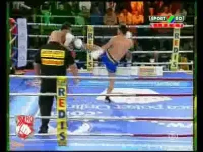 Surpriza la Kombat.ro! Vezi cum l-a zdrobit Petre Adrian pe noul Sora, Catalin Danaila: