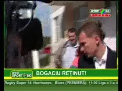 VIDEO: Imagini emotionante cu Bogaciu arestat! Vezi cum si-a sarutat sotia inainte de a fi suit in duba!