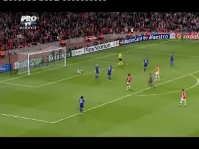 Van Persie marcheaza din penalty!