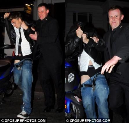 Fanii si jucatorii lui Arsenal au innebunit dupa infrangerea cu United! Vezi ce au facut: