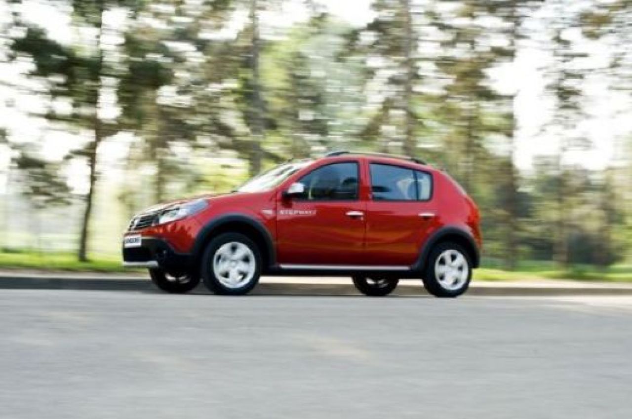 Dacia prezinta la Salonul Auto de la Barcelona, Dacia Sandero Stepway! Vezi primele poze:_2