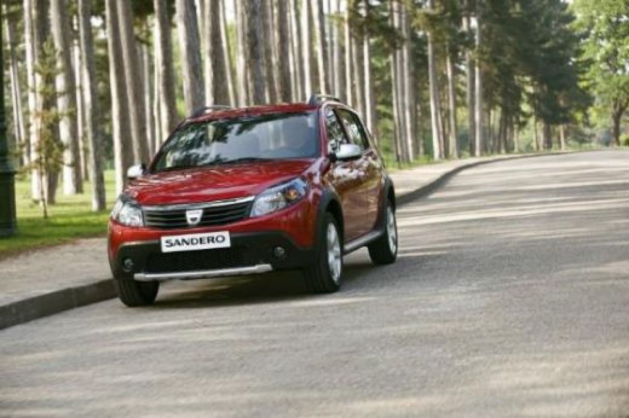 Dacia prezinta la Salonul Auto de la Barcelona, Dacia Sandero Stepway! Vezi primele poze:_7