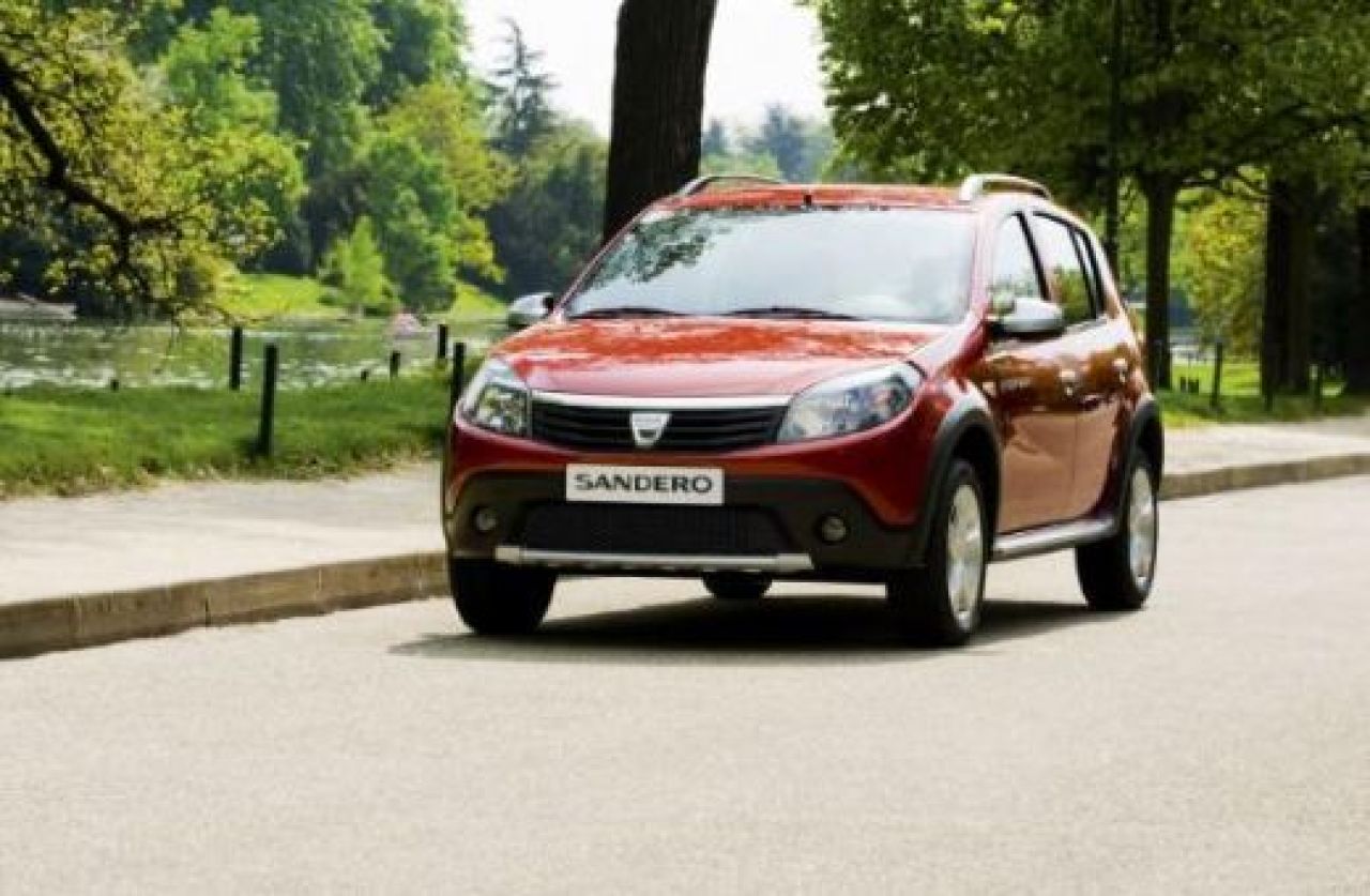 Dacia prezinta la Salonul Auto de la Barcelona, Dacia Sandero Stepway! Vezi primele poze:_14