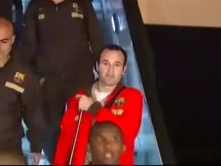 Mii de oameni au sarbatorit calificarea Barcei! Vezi cum au fost primiti jucatorii Barcei: