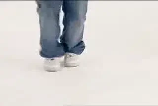 Vezi un super dans al lui Carlos Tevez!