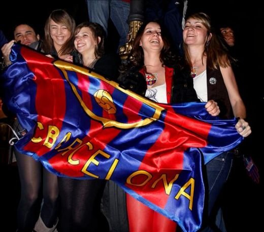 VIDEO:Barcelona campioana in Spania: 40.000 de oameni au sarbatorit in Plaza Catalunya!_2
