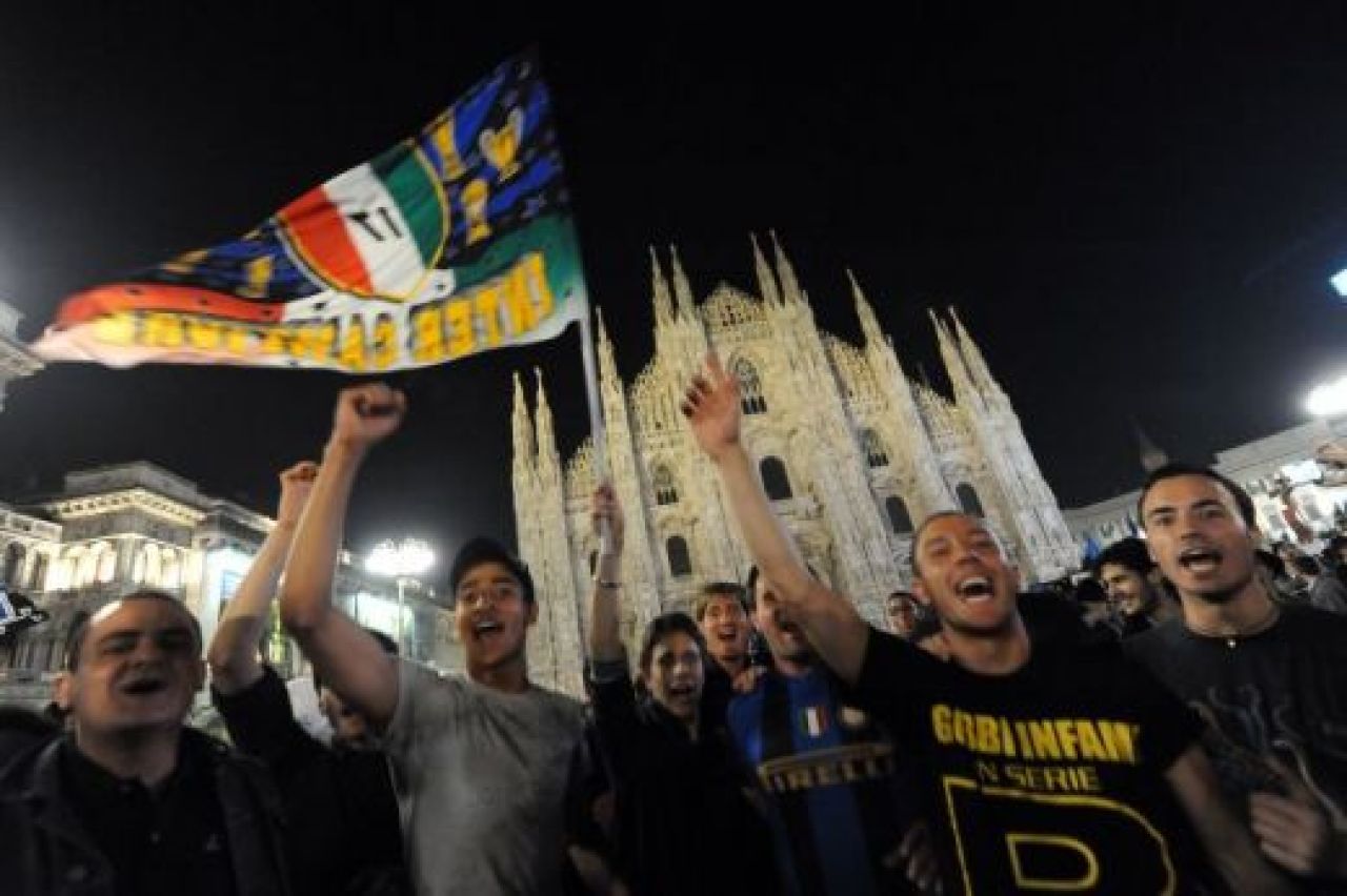 FOTO si VIDEO - cele mai TARI imagini de la petrecerea lui Inter 17!_6